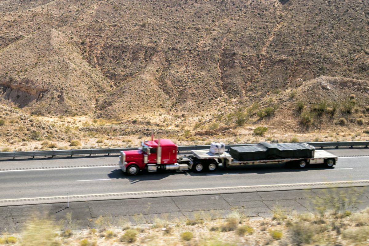 Important Insurance Considerations for Flatbed Trucks